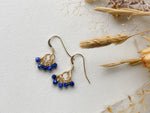 Boucles d'oreilles Rosie en Lapis Lazuli posées, S'TELLE création bijoux