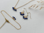 Boucles d'oreilles, collier et bracelet Rosie en Lapis Lazuli posés, S'TELLE création bijoux