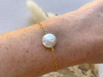 Bracelet Cosmos porté au poignet-S'TELLE création bijoux